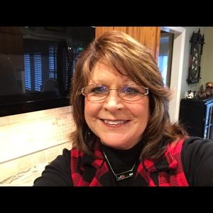 Meet your Posher, Sandi